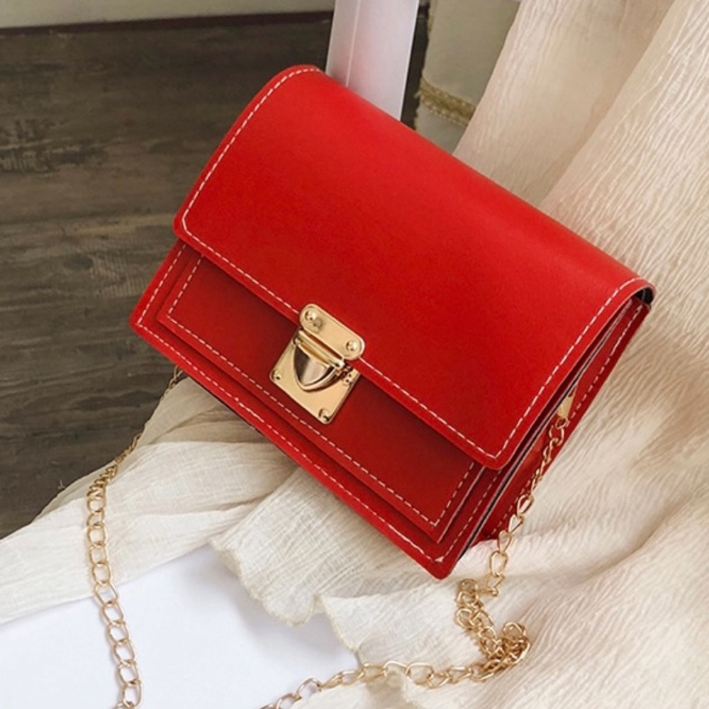 New Red Square Crossbody Chain Bag